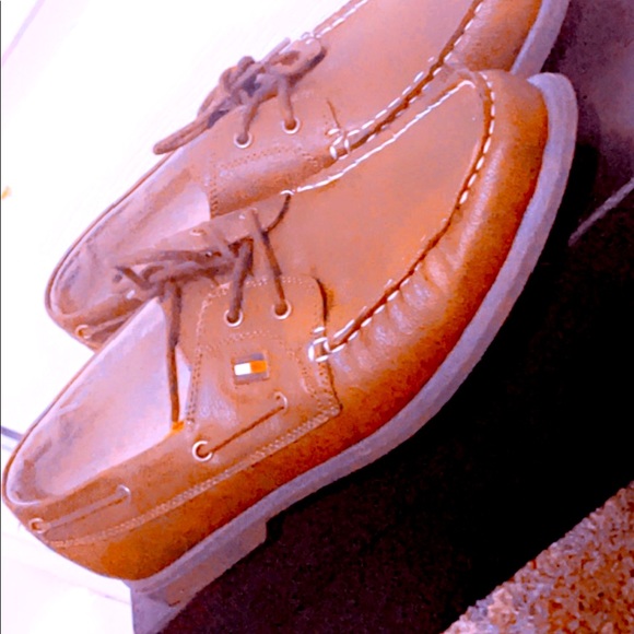 Tommy Hilfiger shoes used but in perfect condition size 10 color brown leather - Picture 1 of 3